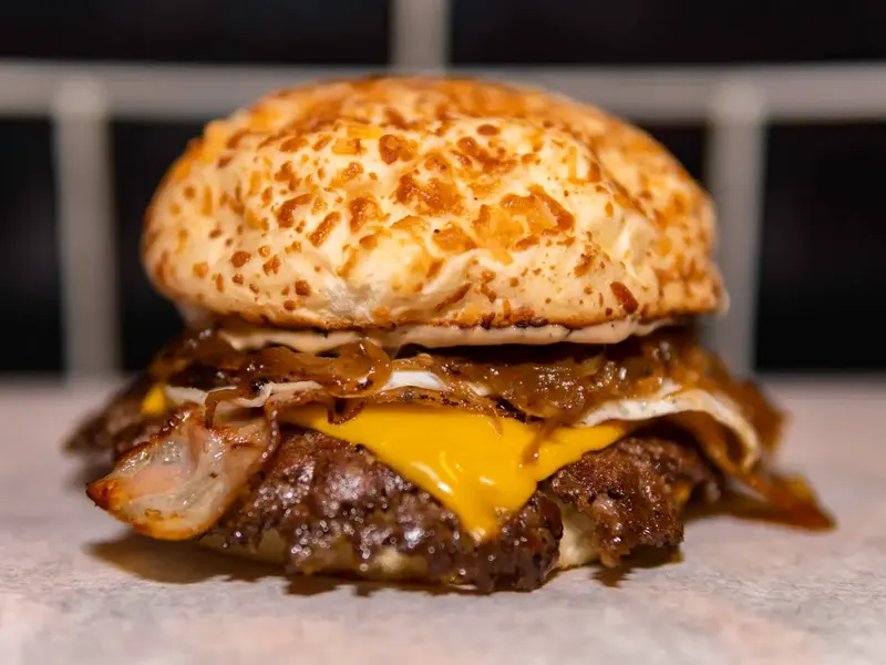 Hamburguesa Rocky con tomate y morrón