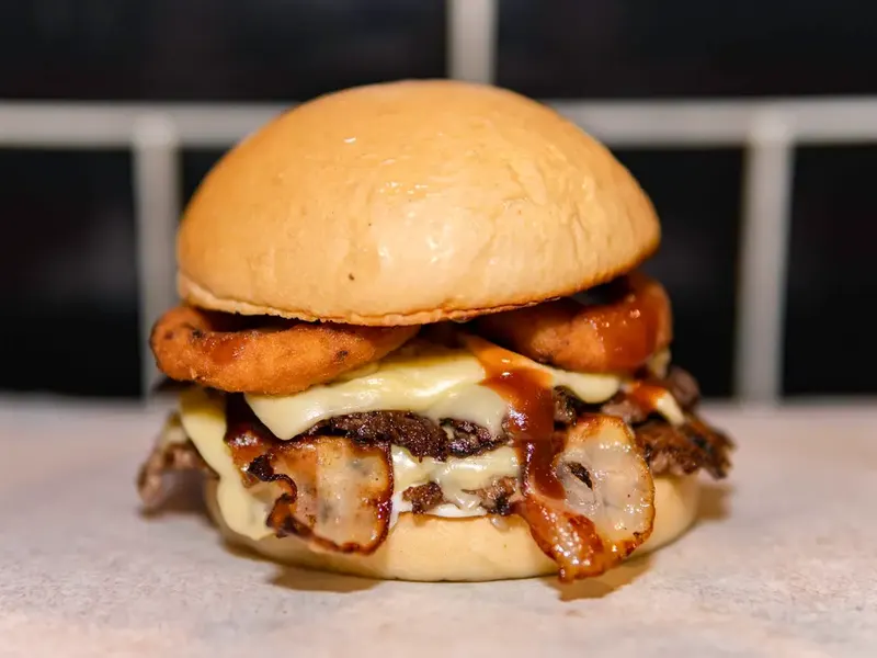 Smash burger doble con bacon de Rocky Burgers